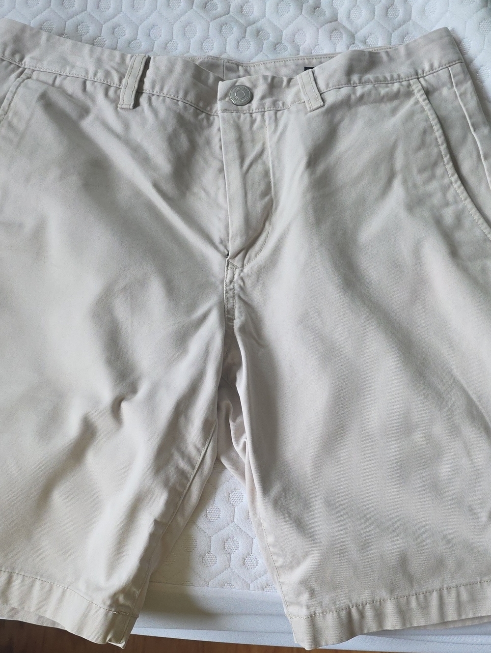 Men's BONOBOS 30" Ivory Shorts, 9 In. Inseam